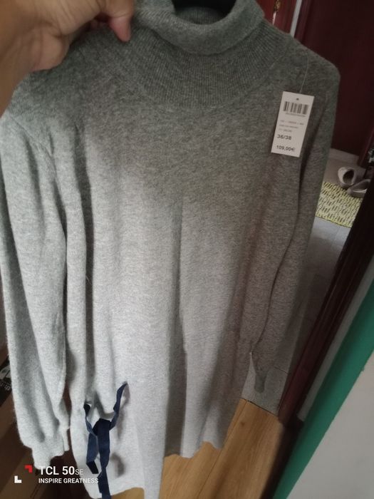 Vendo lotes de roupa semi nova 50 peças 30€