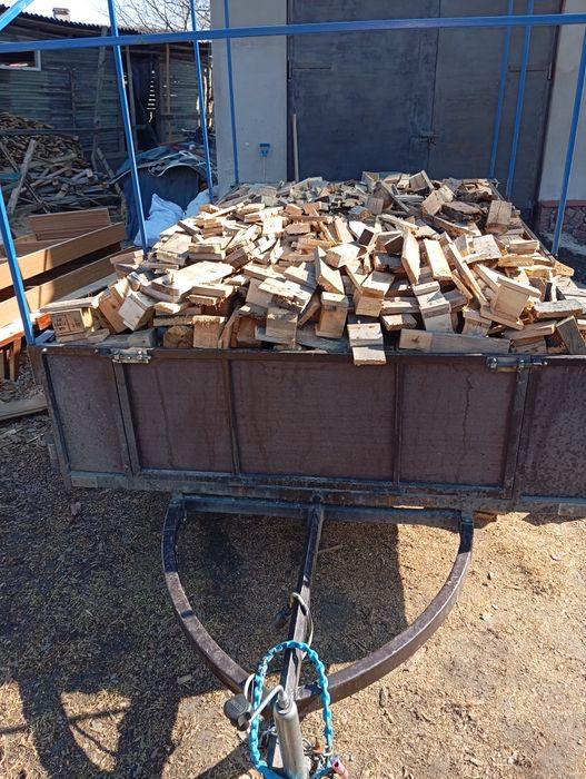 Продам дрова обапол сосна порізані, сухі. Ціна 1100грн.1 метр. куб.