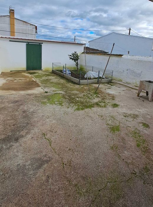 Moradia T3 com boas áreas em Vale de Vargo