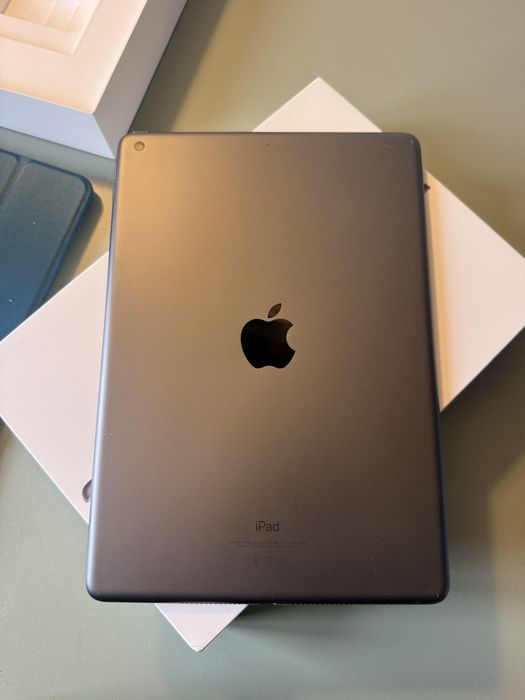 Apple iPad 10.2” 2021 9a Geração 64GB
