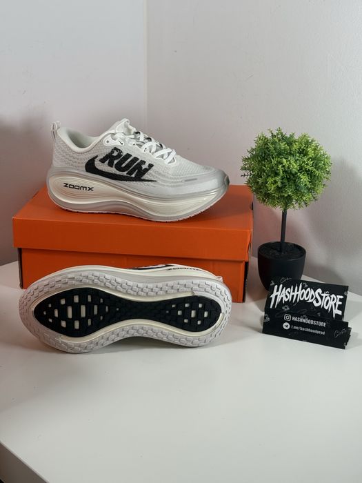 Nike Vomero – Białe, nowe buty do biegania rozmiar 39