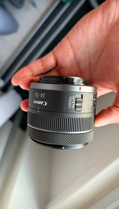 Canon EOS RP + Lente RF 24-50mm + 5 baterias e carregadores
