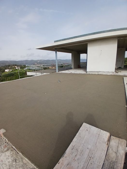 Betonilhas e betao com helecoptro