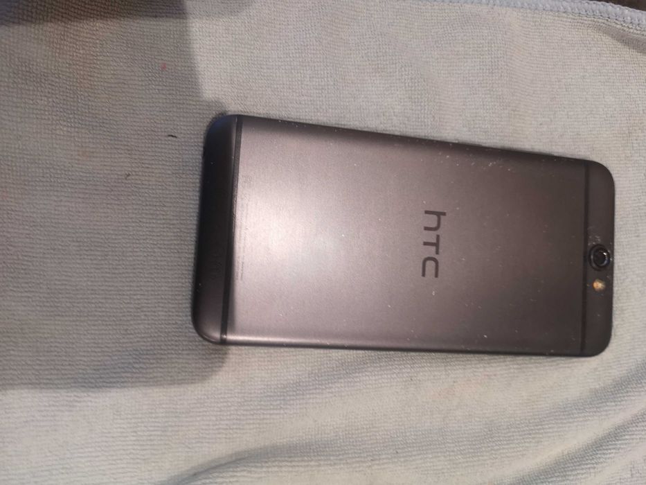 HTC One smartfon używany