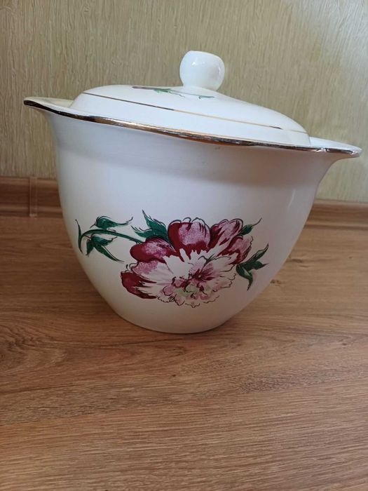 Супница 80- х годов - РАРИТЕТ. Винтаж. НОВАЯ