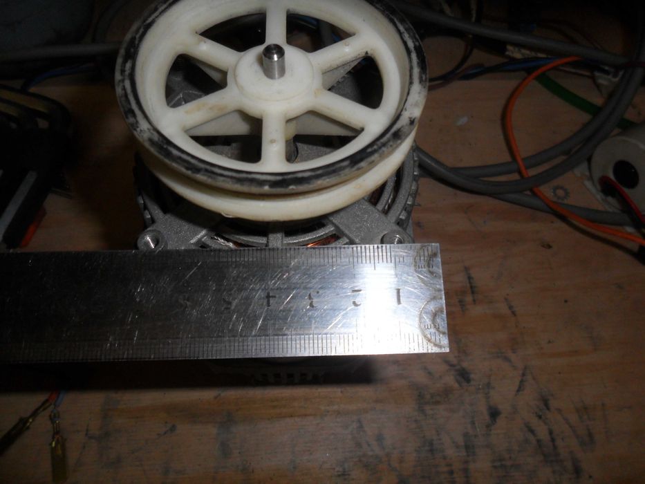 Электродвигатель  однофазный