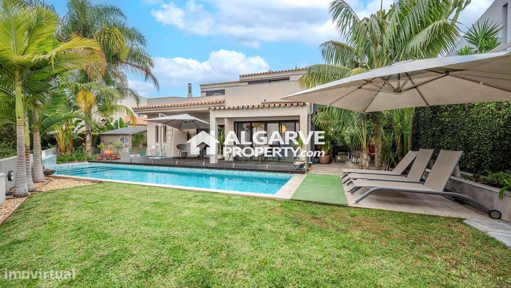 Moradia T4 Renovada com Piscina a 20 Minutos da Marina de Vilamoura