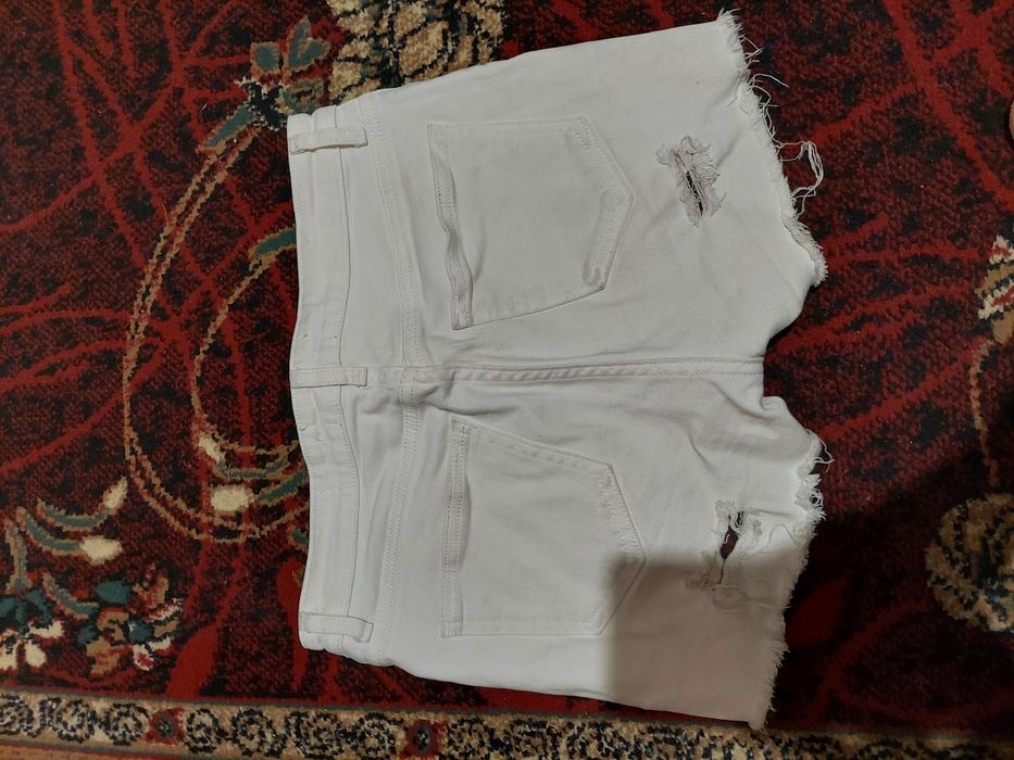 Джинсовы  белые шорты  New Look