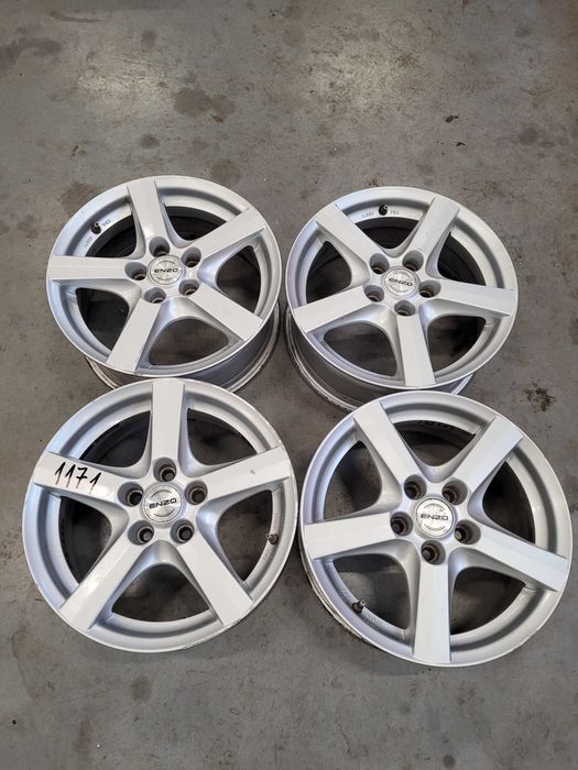 Komplet felg R 16 rozstaw 5x110