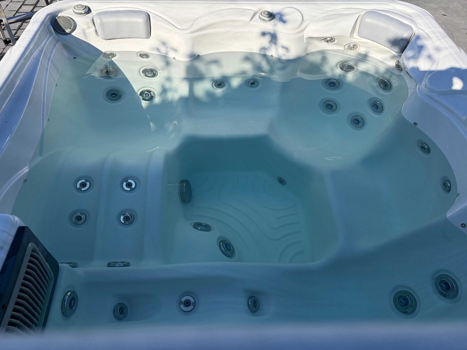 Jacuzzi Wellis Pluto Całoroczne Balboa Wanna Spa