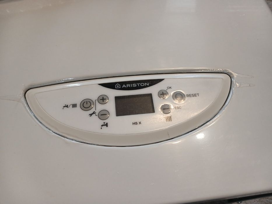 Котел газовий турбований ARISTON HS X 24 FF