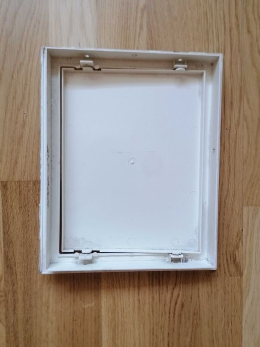 Drzwiczki rewizyjne plastikowe 20x25cm