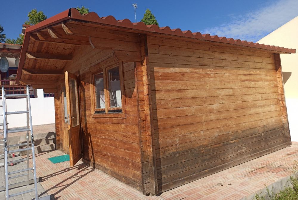 Casa de madeira com 20m2(5m por 4m) com AC e electricidade