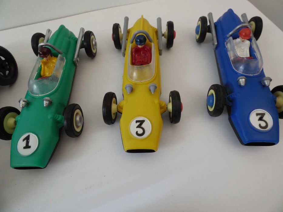 Brinquedos Pepe carros de corrida Porsche e Cooper