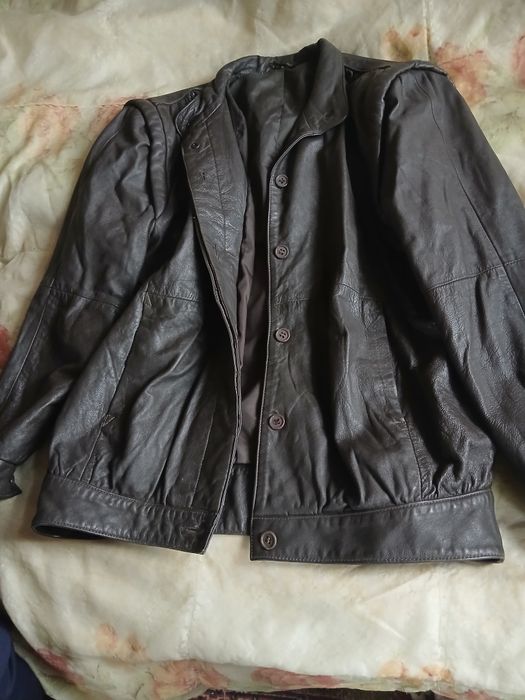 Продам мужскую кожаную куртку размер 40