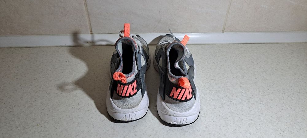 Buty sportowe damskie, adidasy Nike r. 38