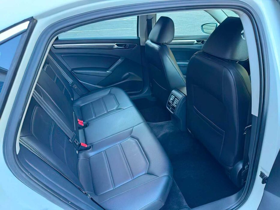 Volkswagen Passat SE      2017
