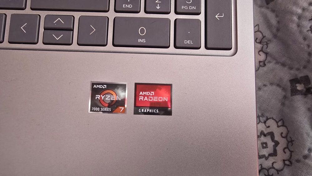 Vendo laptop HP 15 fc0xxx