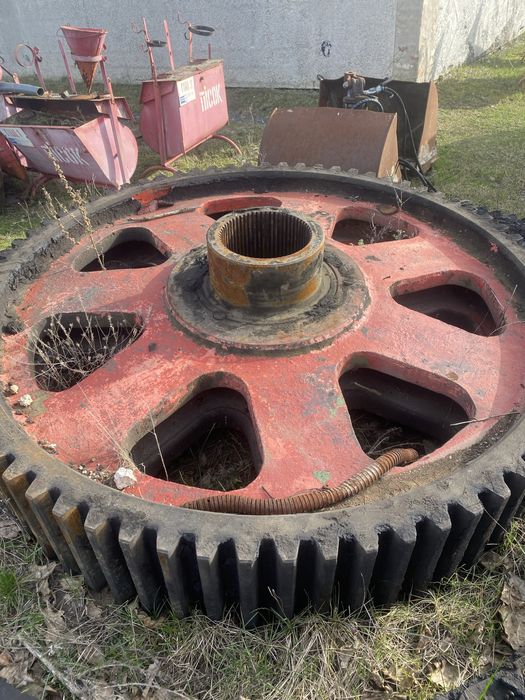 Продам на Екскаватор Шагай НКМЗ  шестерня хода