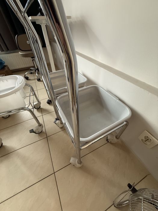 Wózek do mycia stóp/podologiczny/kosmetyczny