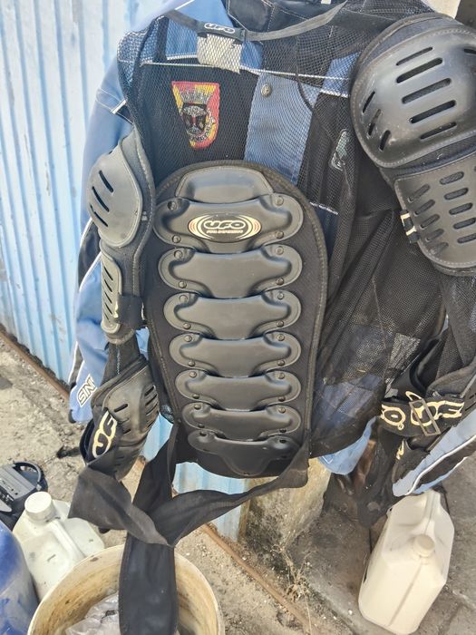 Colete de enduro e casaco