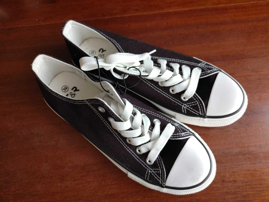 Sapatilhas Tom&Rose - estilo Allstar, tamanho 39 NOVAS!
