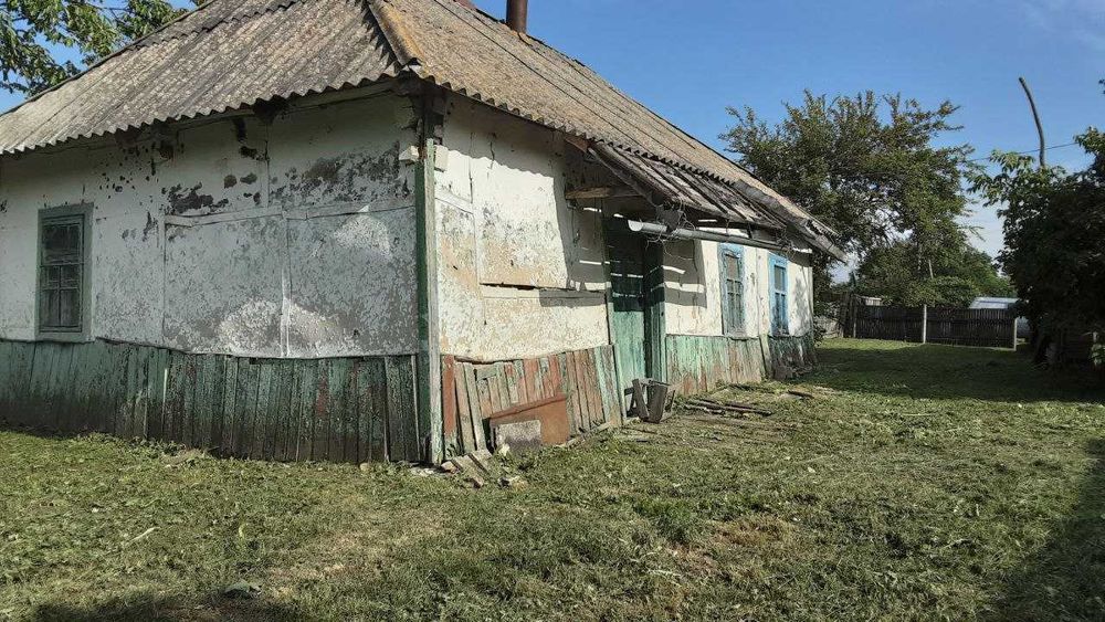 Хата в мальовничому селі