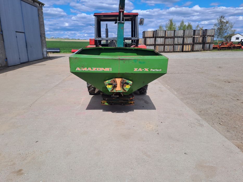 Rozsiewacz z dźwigiem Amazone ZA-X 1200l