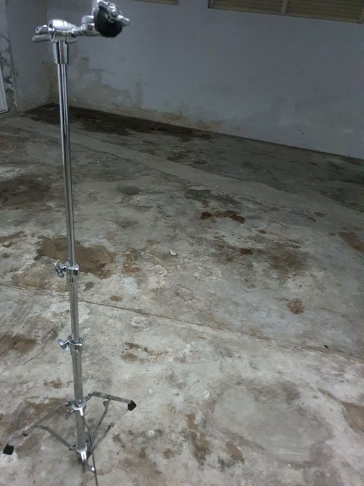 Tripé para pratos de bateria
