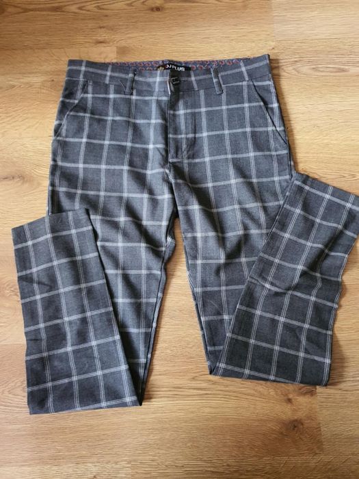 Eleganckie spodnie w kratę męskie rozm 32