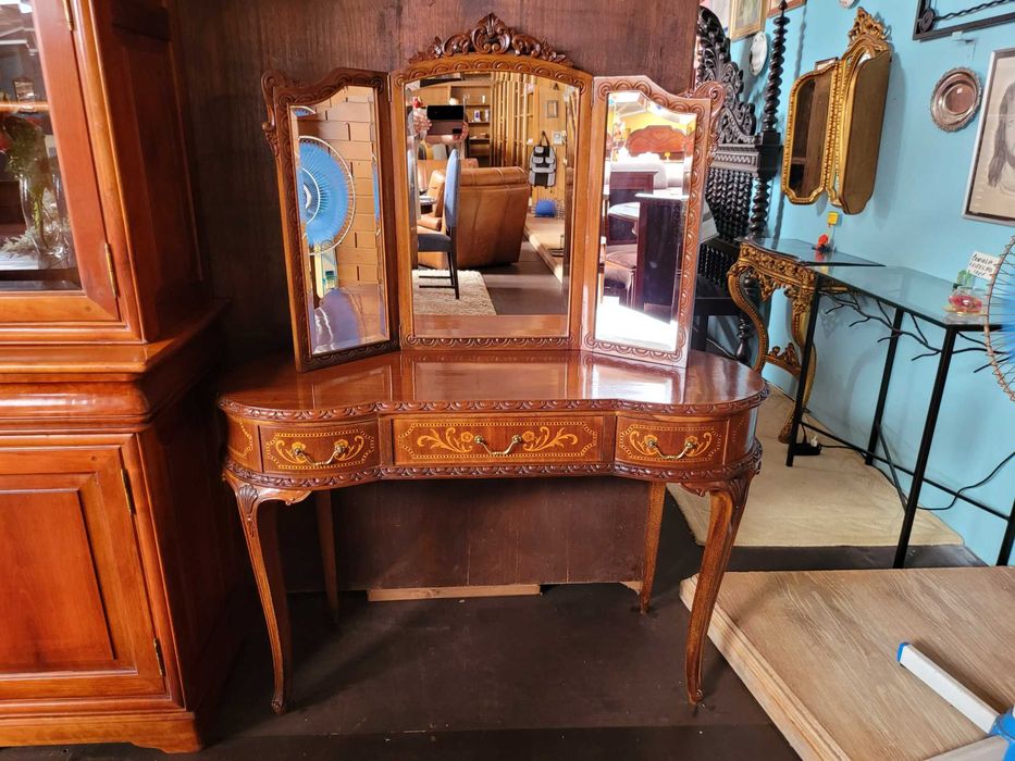 Toucador antigo mas em óptimo estado