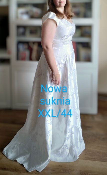 44 XXL nowa klasyczna suknia ślubna z trenem w kwiaty złamana biel