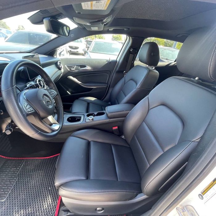 Mercedes-Benz  GLA 250