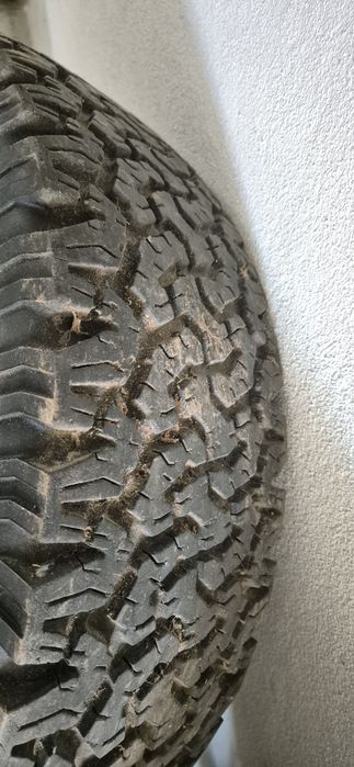 2 Pneus e jantes BF goodrich all terrain