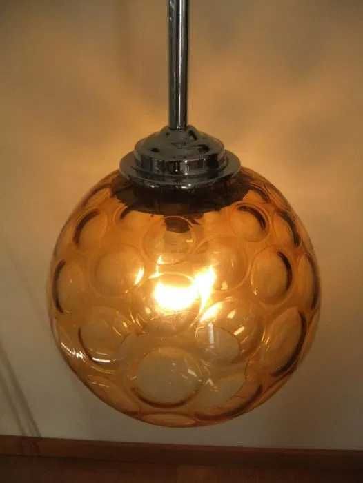 Candeeiro de teto antigo globo vidro castanho