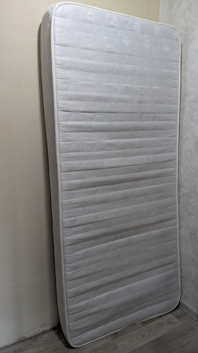 Матрац белый с пружинным блоком 200*90 см