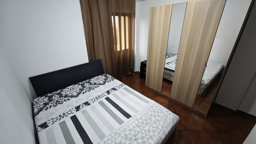 Quarto de Casal com WC de apoio em Caneças