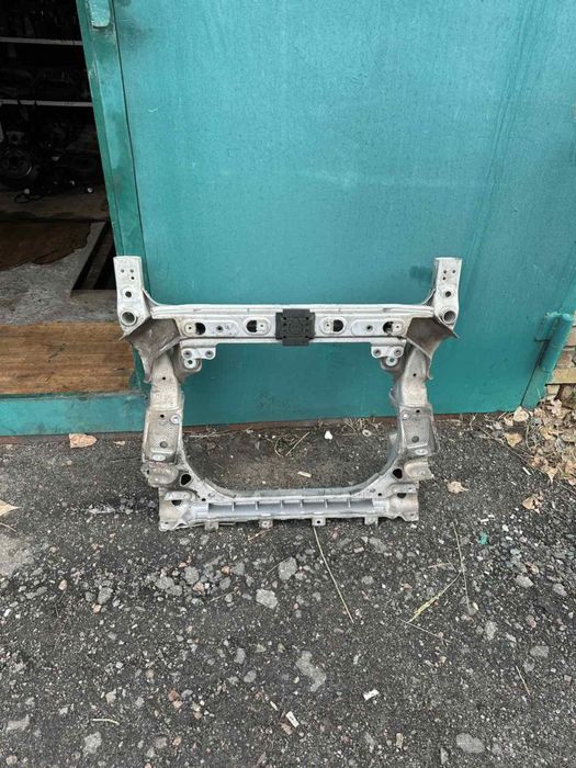 Подрамник Мерседес w204 w205 w212 w213 w238 w221 w222 ML GL GLS GLE