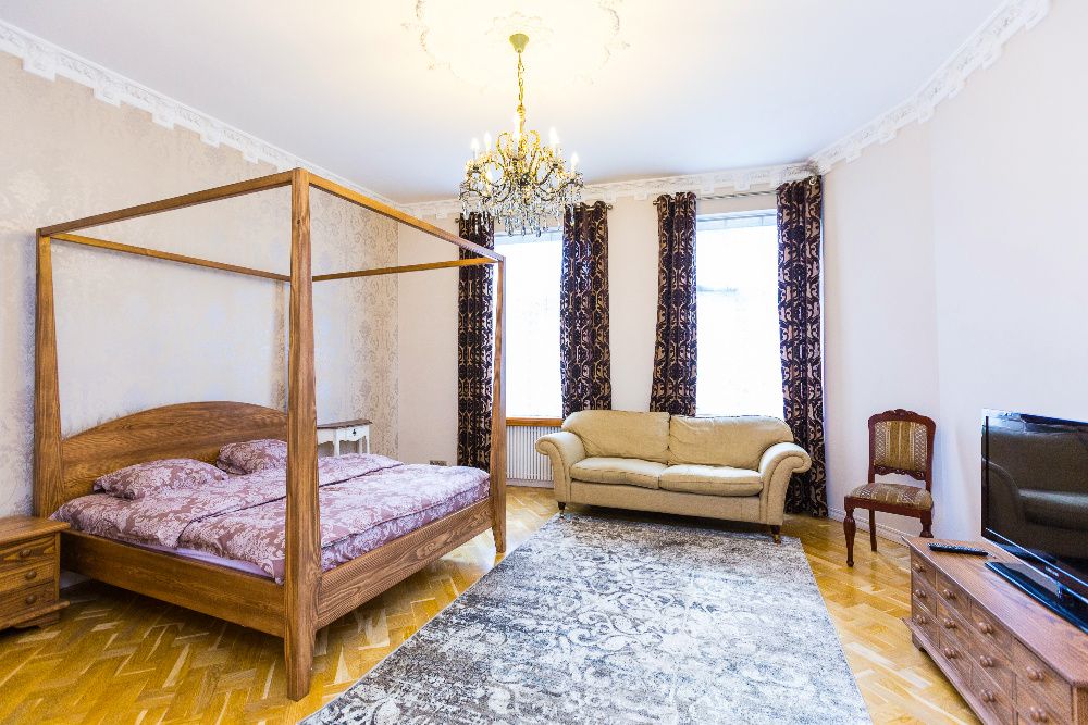 Після ремонту,апартаменти біля Оперного, власник,стоянка для автомобіл