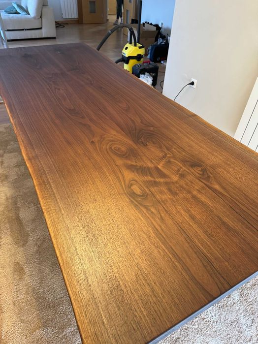 Mesa de jantar em madeira maciça sob Medidas.Solid wood dining table