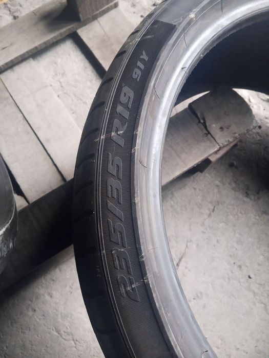 235.35.19 Pirelli 4шт лето БУ склад шины резина из Европы 35 R19