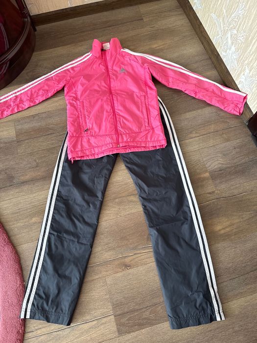 Женский спортивный костюм