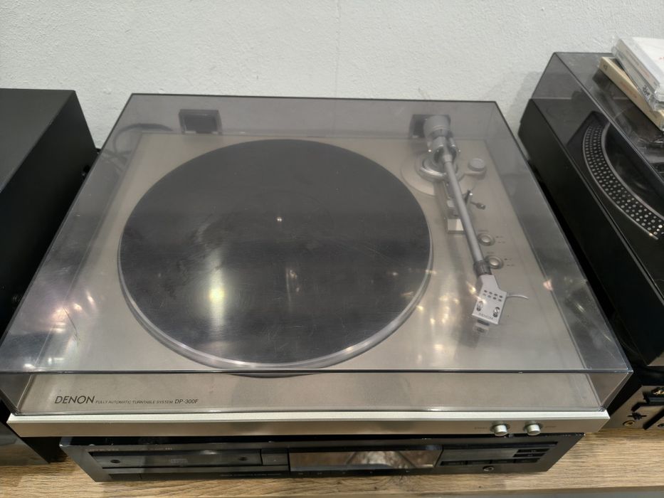 Gramofon denon DP 300F