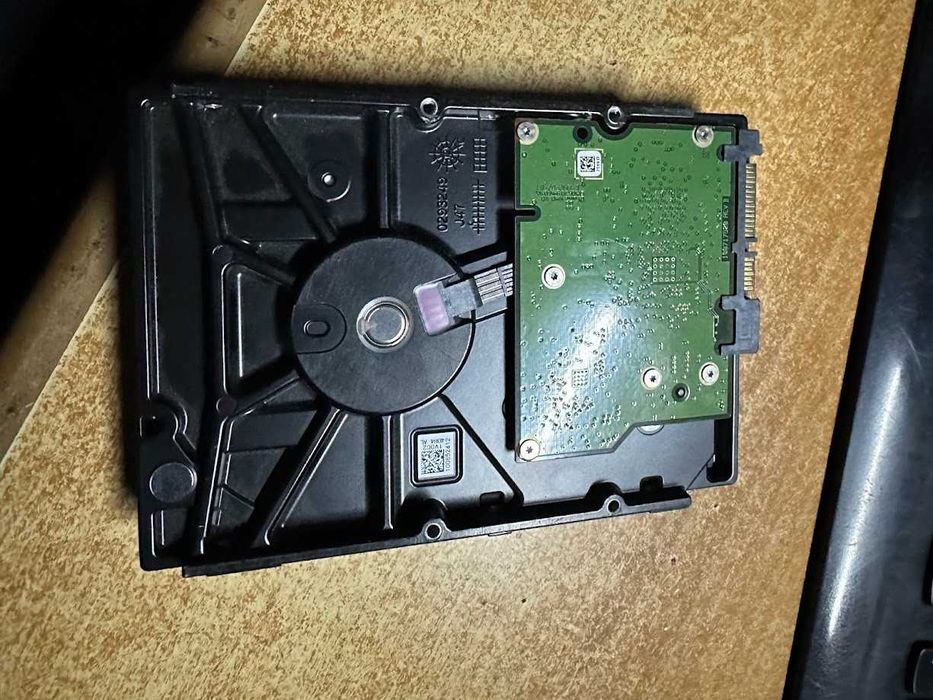 Жесткий диск Винчестер HDD 2 Tb / Тб Seagate ST2000DM001 3.5" SATA