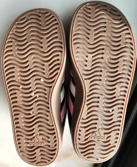 Ténis Adidas 28,5 Criança Preto e Rosa