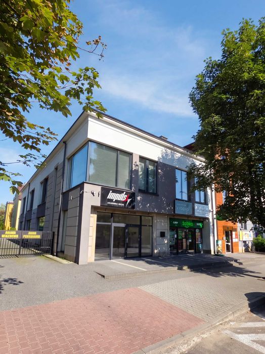 Nowoczesny lokal w centrum Jasła - 222 m², witryny, parter, duży open space