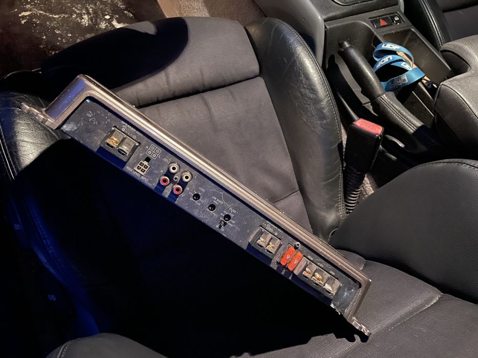 усилитель автомобильный