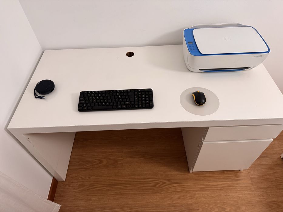 Secretaria IKEA MALM