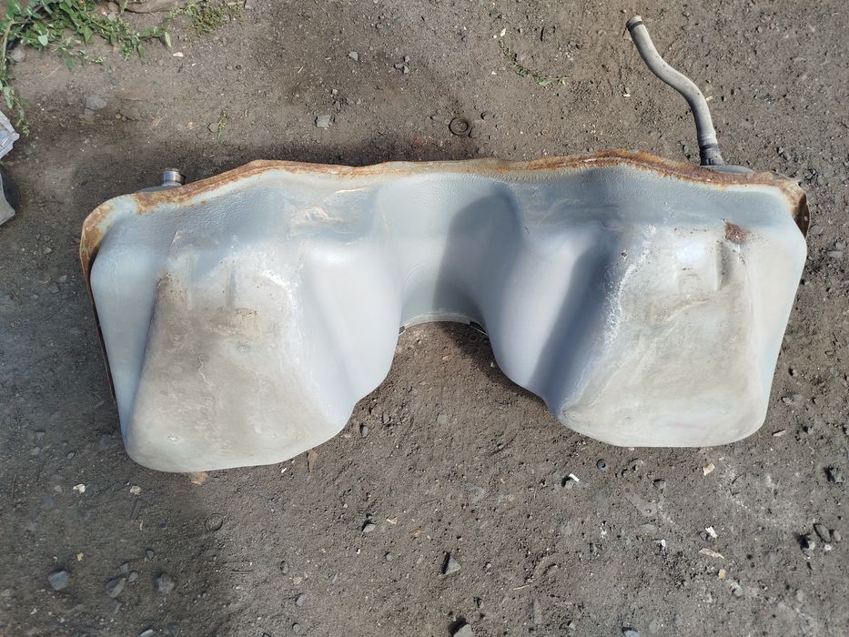 Mustang V 05-10r - zbiornik paliwa bak