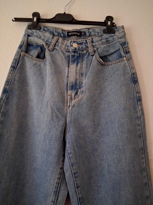 Calça cintura alta,com top Prettylittlething.